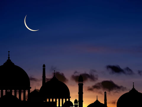 Global moon sighting set for May 17 as Dhu Al Hijjah begins, marking Hajj and Eid Al Adha countdown.