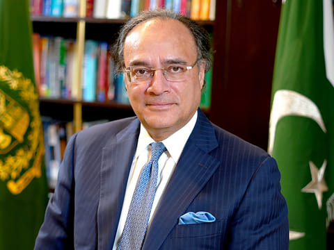 Pakistan's economy soars with historic surplus, global recognition