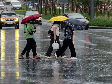 Rain expected across UAE on Sunday as low-pressure system brings cooler, gusty winds
