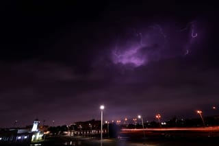 Heavy rain and lightning strike Doha in storm
