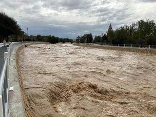Wadi behind Al Ain Park in Al Ain City overflows after torrential rains on Thursday night. Photo by Musthafa Manipuram/ Gulf News reader