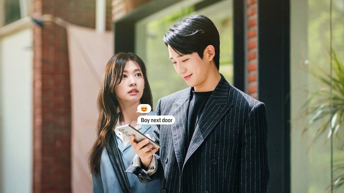 Jung Hae-in and Jung So-min in Love Next Door. 