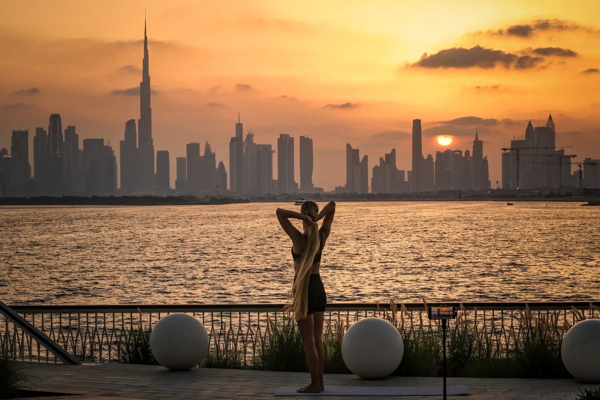 Temperatures are expected to range between 33°C and 38°C in coastal and island areas, while internal regions could see highs between 37°C and 43°C. 
