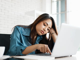 7 desk lifesavers to instantly lower your work stress 
