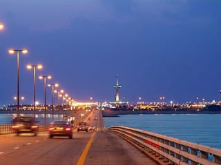 King Fahd Causeway reopens after temporary closure
