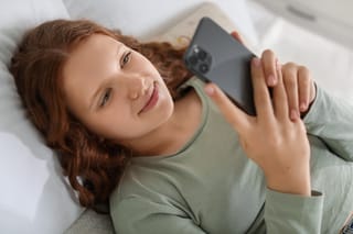 These handpicked models are ideal for teens who want a sturdy versatile smartphone that keeps up with their lifestyle without breaking the bank.