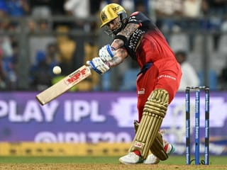  Virat Kohli appears to be limping in viral video 