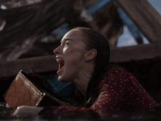 Phoebe Dynevor  in Thrash