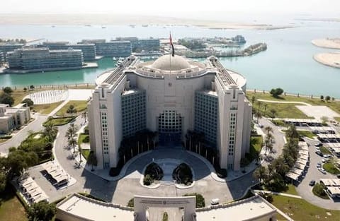 UAE accelerates smart government shift with 90% cut in service times