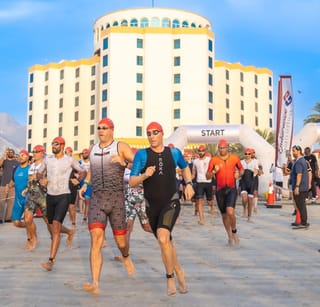 400+ athletes compete in Oceanic Khorfakkan Triathlon