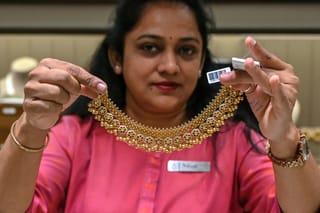 Dubai gold prices jump more than Dh11 today