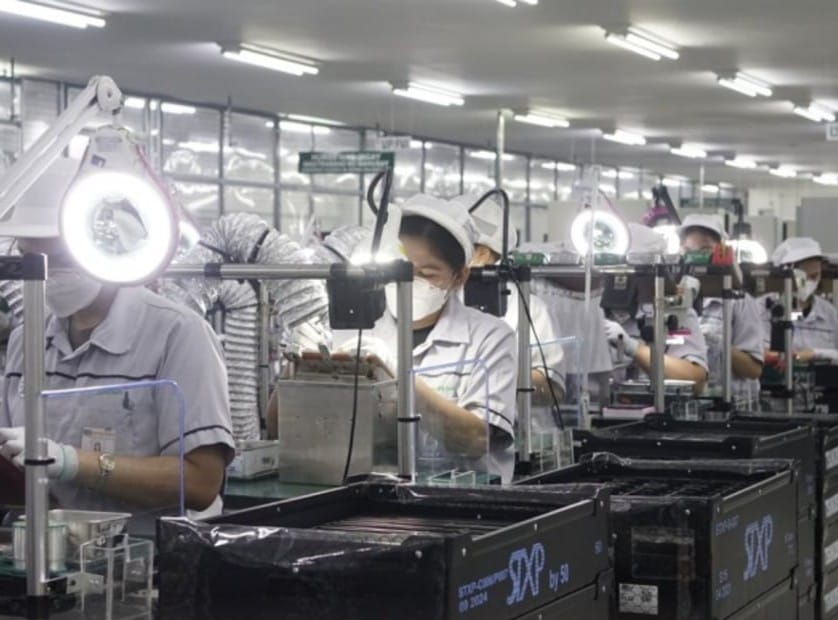 Workers at an electronics factory in the Philippines. While alliances shift,  national interest stays the same. Policiymakers should adopt strategies that create jobs, improve efficiency, build skills, strengthen supply chains, and raise competitiveness.