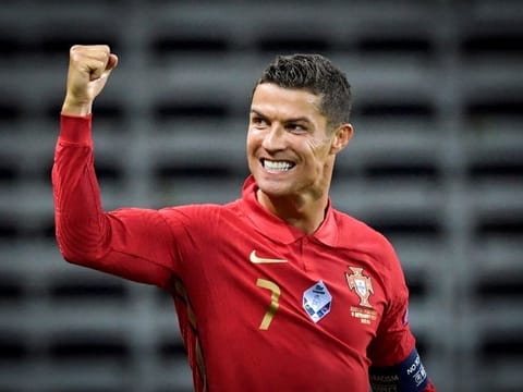 Football icon Cristiano Ronaldo rules out Arsenal winning the Premier League title 