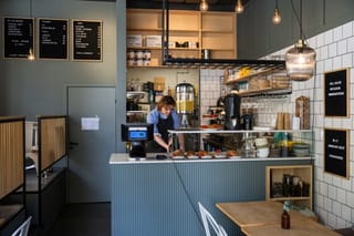 Stockholm’s cafe where AI is the boss