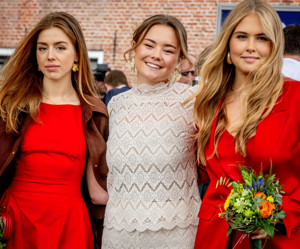 The two princesses have a younger sister, Princess Ariane (centre).