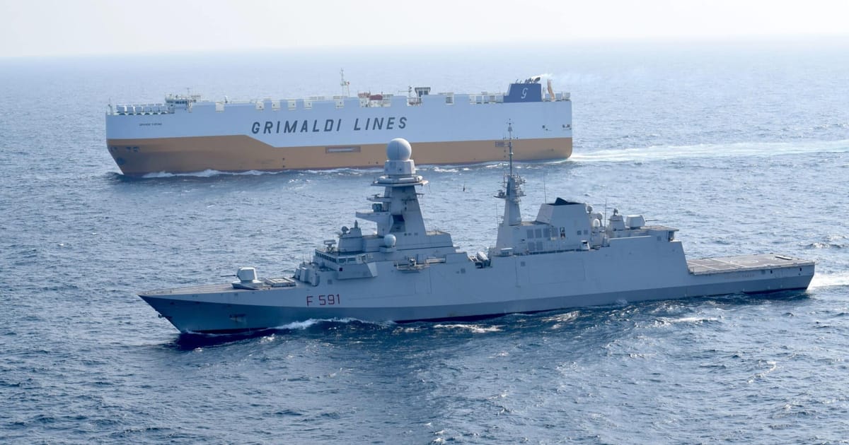 U.S. Navy Escorts Maersk Vessel Out of Hormuz After Destroying Iranian Boats — image 2