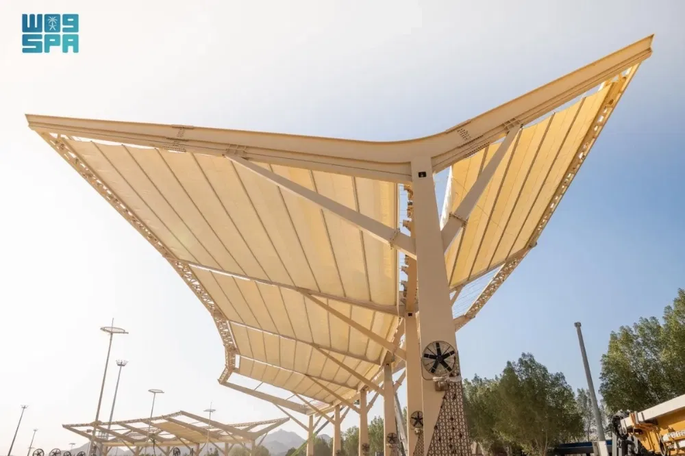 The cooling and Shading project includes the installation of 18 modern canopies equipped with 36 misting fans. It also includes seven advanced cooling units and 107 misting fan columns.