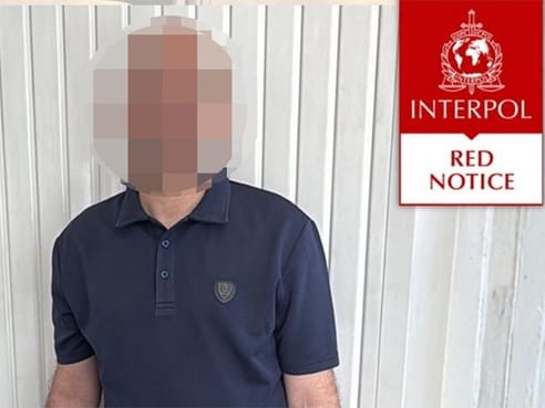 The arrest was carried out through close cooperation between the two countries’ criminal investigation authorities, including direct coordination between the Kuwaiti branch of Interpol and its Emirati counterpart.