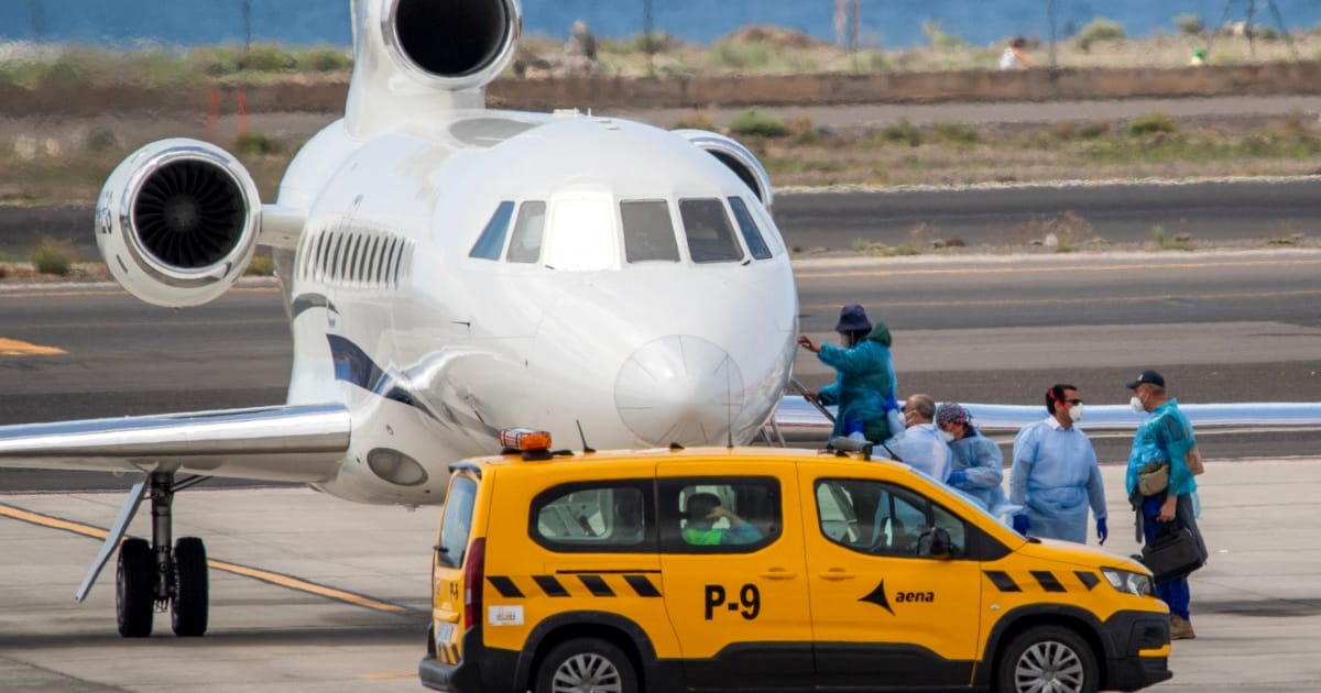 Evacuation of hantavirus-hit ship begins in Canary Islands