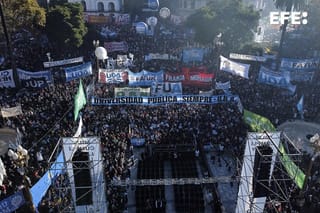 A massive march in Buenos Aires, with replicas in other cities of Argentina, demands that Javier Milei's Government allocate funds to public universities, suffocated by the Executive's austerity measures.