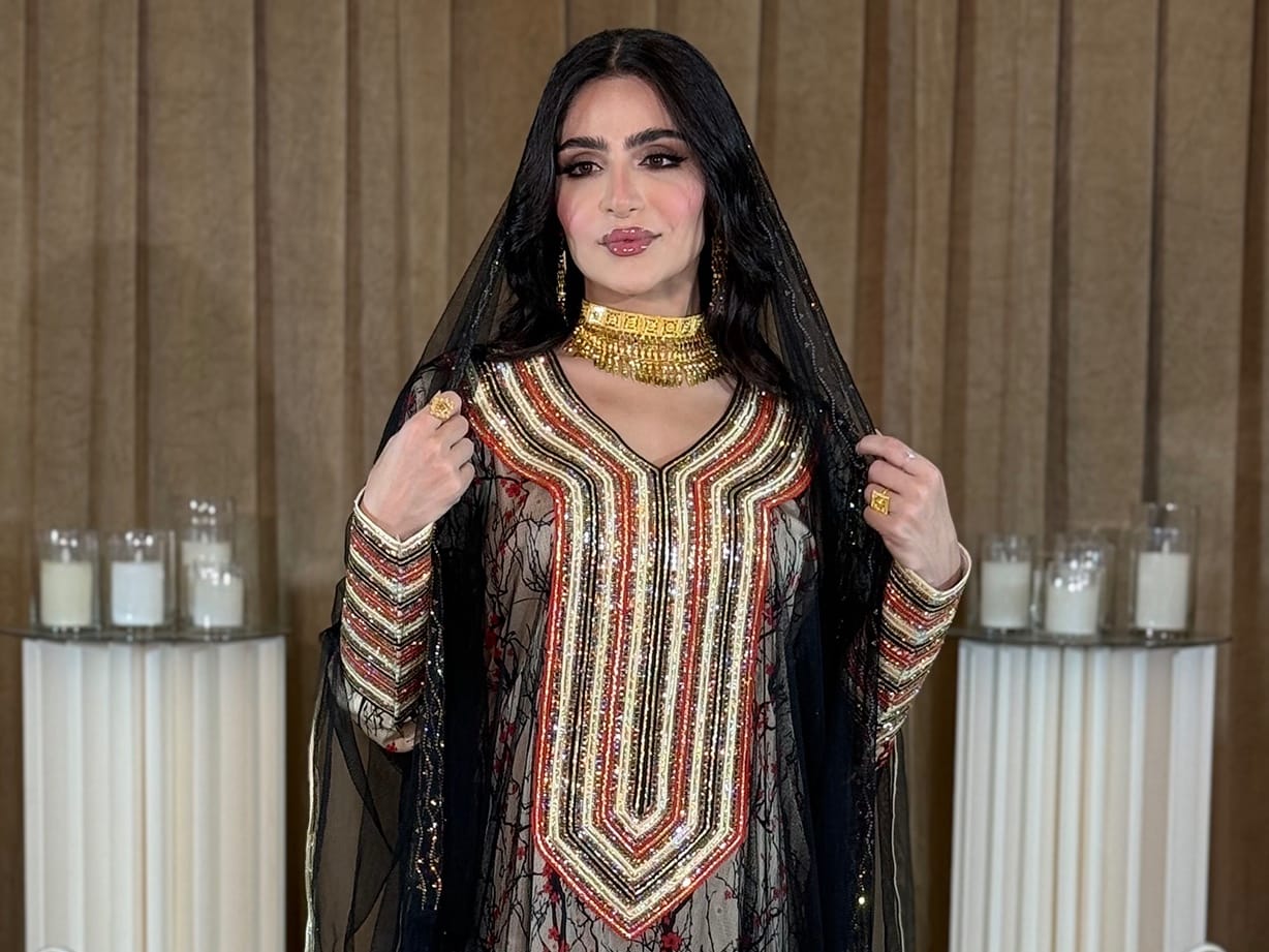 The Mukhawar is a full-length Emirati jalabiya celebrated for its hand-crafted embroidery and rich fabrics