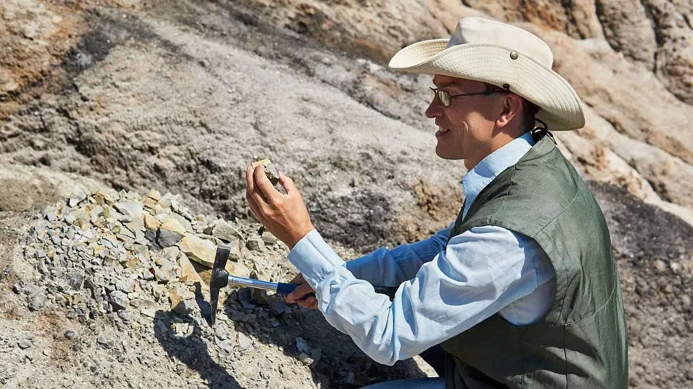 AI researchers at Tatarstan's Innopolis University have created software that automatically detects cracks, faults, veins, breccias, and other structures in drill core photos—boosting core analysis accuracy up to tenfold and accelerating geological modeling of mineral deposits.
