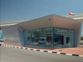The new station introduces a model designed to combine operational efficiency, passenger convenience and environmentally conscious technologies.