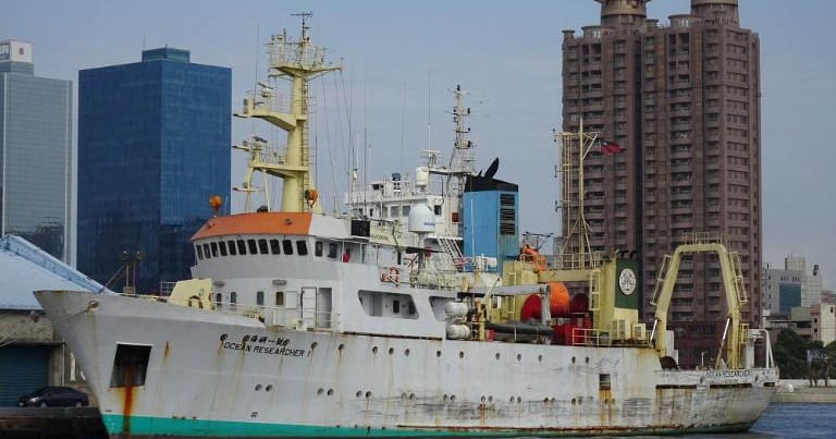 'Floating armoury' seized by Iranian military in Gulf of Oman