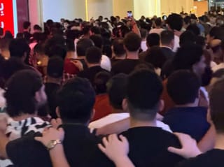 The crowd in Dubai Mall at 6am. 