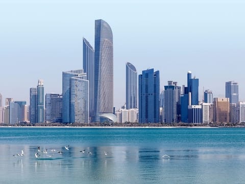 Sunday’s weather will be dusty at times, with clouds expected over eastern areas and a noticeable drop in temperatures across western regions of the country.