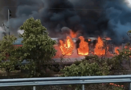 Massive fire on Delhi-bound Rajdhani Express in Kota; all passengers rescued