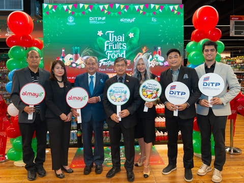 From left: Ahman Mad-Adam, Director of the Tourism Authority of Thailand Dubai Office; Merica Sivara, Deputy Consul-General and Acting Consul-General; Kamal Vachani, Deputy CEO, Group Director & Partner of Al Maya Group; Bolbongse Vangphaen, Ambassador of Thailand to Abu Dhabi, together with Madam Vangphaen; Pitichai Ratananaka, Executive Director of Thai Trade Center Dubai; and Pasabhu Upathamwaranon, Assistant Director of Thai Trade Center Dubai, during the opening ceremony of the Thai Fruits and Food Festival 2026 at Al Maya Murooj Supermarket, Dubai, on 16 May 2026
