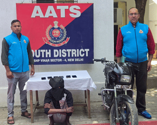 Delhi: Mobile phone snatcher arrested by AATS, South district police; six stolen phones recovered