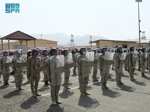 The Land Forces will participate in crowd management and maintaining order around the Grand Mosque and its entrances. 