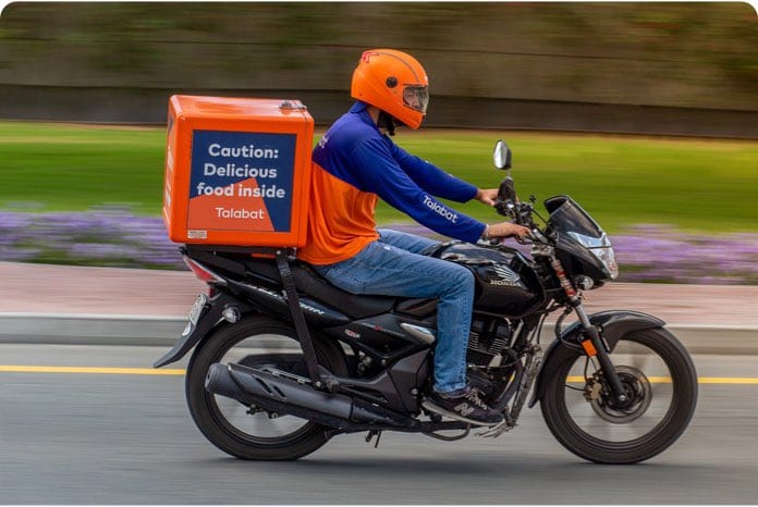 Food delivery motorcycles are now banned from using main roads in Oman, in a move aimed at improving road safety and reducing traffic accidents.
