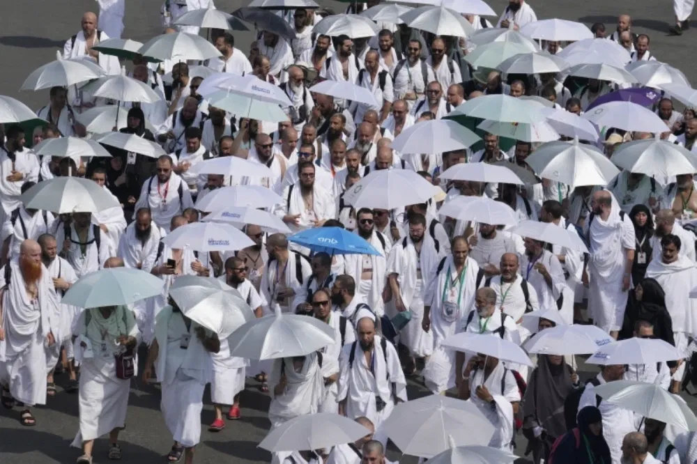 Pilgrims have been urged to use umbrellas and follow preventive health measures to reduce risks linked to extreme heat during Hajj.