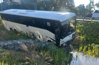 This photo, provided by the Virginia State Police, shows the scene of a fatal accident involving a passenger bus on Interstate 95 in near Quantico, Va., on Friday, May 29, 2026. (Virginia State Police via AP)