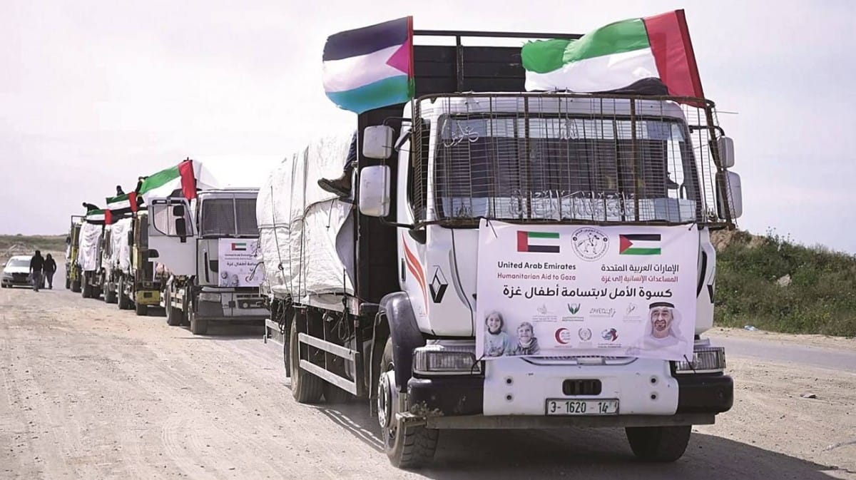 Four convoys carrying food and 540 tonnes of Eid clothing reach Gaza before Eid.
