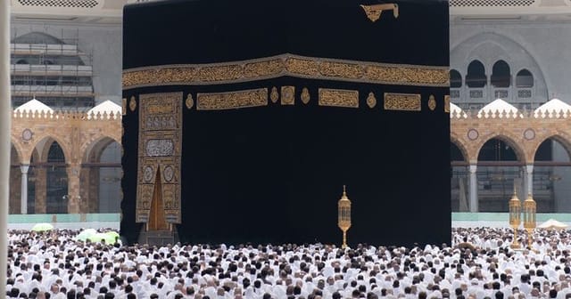 Saudi Arabia Begins Accepting Visa Applications for Upcoming Umrah Season Saudi Arabia Begins Accepting Visa Applications for Upcoming Umrah Season