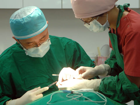 Medical implants make easy targets for hackers