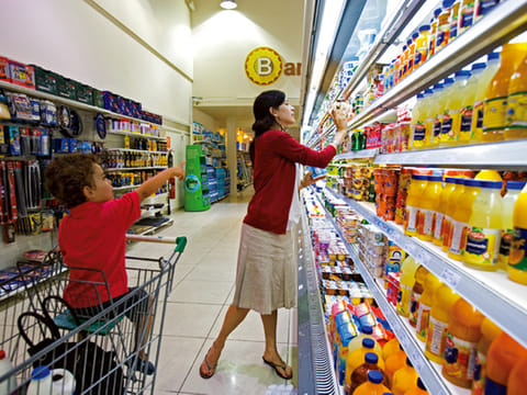 Dubai residents share views on grocery shopping
