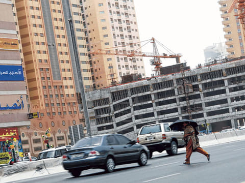Lack of pedestrian crossings in Sharjah road leads to accidents