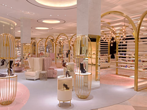 World’s largest shoe store opens in Dubai Mall