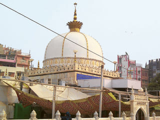 Why these two shrines of Moinuddin Chishti in Ajmer and Nizamuddin Auliya in Delhi are glorious symbols of tolerance in India 