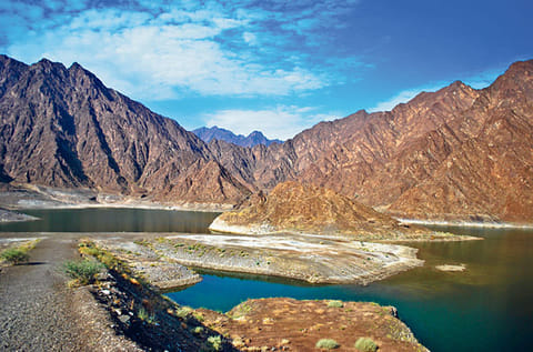 More than 155,000 people use the Hatta crossing
every month to travel between the UAE and Oman.