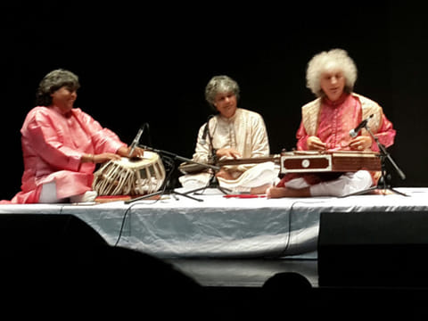 Review: Pandit Shivkumar mesmerises fans in Dubai
