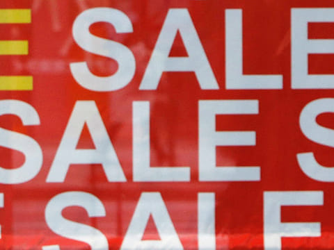 Holiday shoppers turn to gift cards