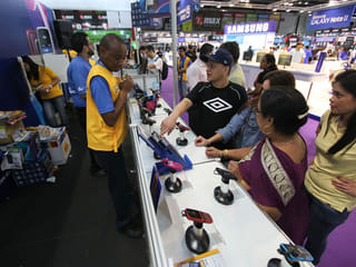 UAE ‘addicted to gadgets’: three-quarters couldn’t live without technology