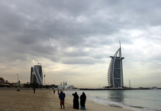 UAE to see warmer, partly cloudy weather before rainfall early next week