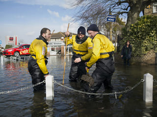 Battered Britain faces new winter storm